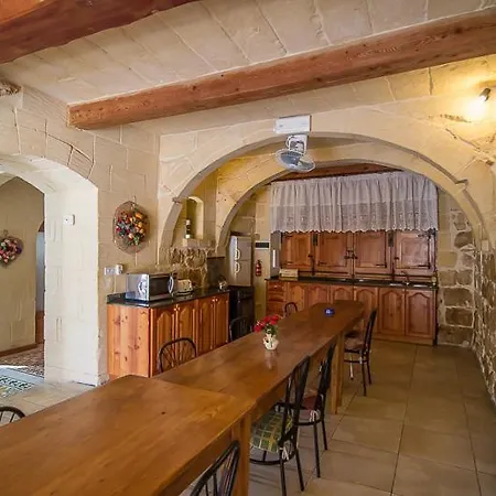 4 Bedroom Farmhouse With Private Pool בית נופש Zebbug (Gozo)