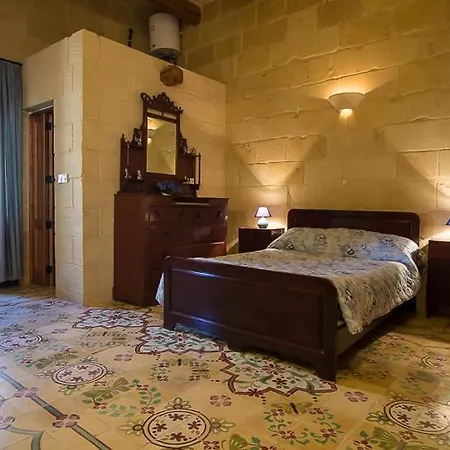 4 Bedroom Farmhouse With Private Pool Σπίτι διακοπών *