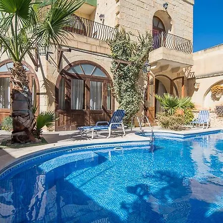 בית נופש 4 Bedroom Farmhouse With Private Pool Zebbug (Gozo)