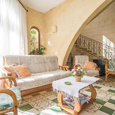4 Bedroom Farmhouse With Private Pool * Zebbug (Gozo)