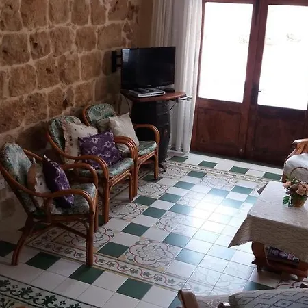 4 Bedroom Farmhouse With Private Pool בית נופש Zebbug (Gozo)