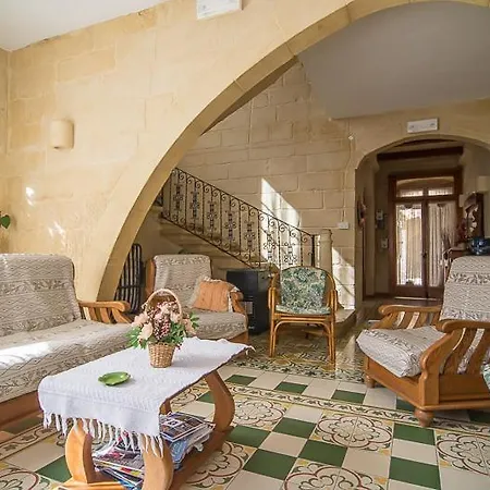 4 Bedroom Farmhouse With Private Pool Zebbug (Gozo)