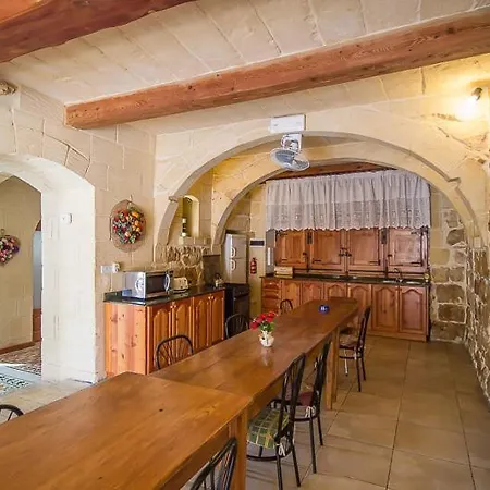4 Bedroom Farmhouse With Private Pool * Zebbug (Gozo)